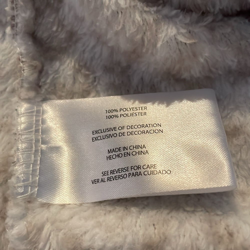 Eddie Bauer Brown & Cream Fleece Pullover.  Size Medium. - Picture 7 of 7